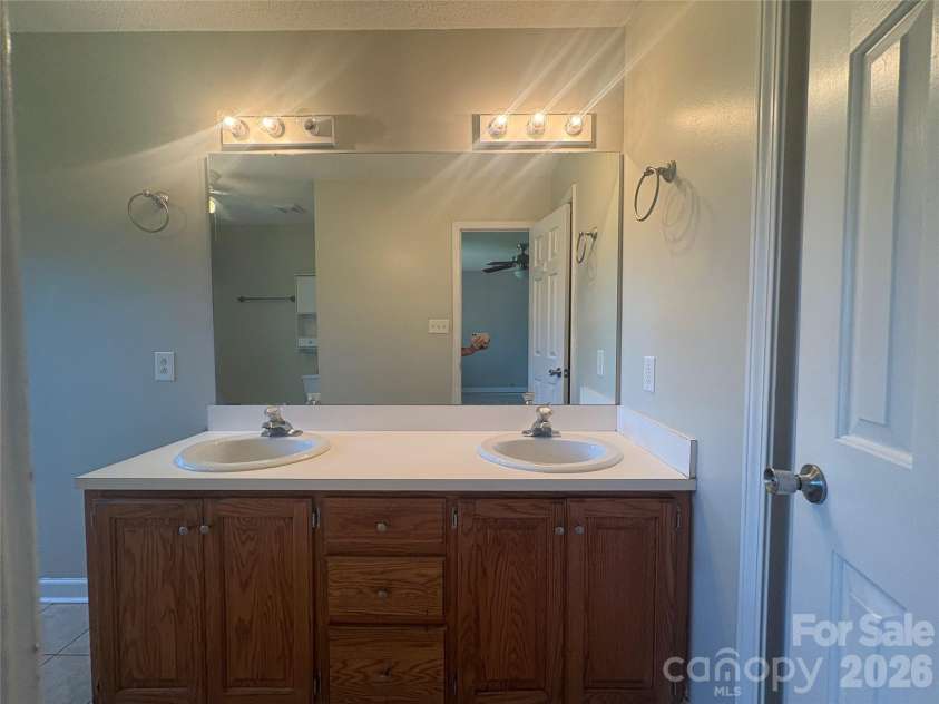 4105 Salem Pointe Drive, Monroe, NC 28110.  MLS# CAR4402300, YatesRealty ID 37893. 