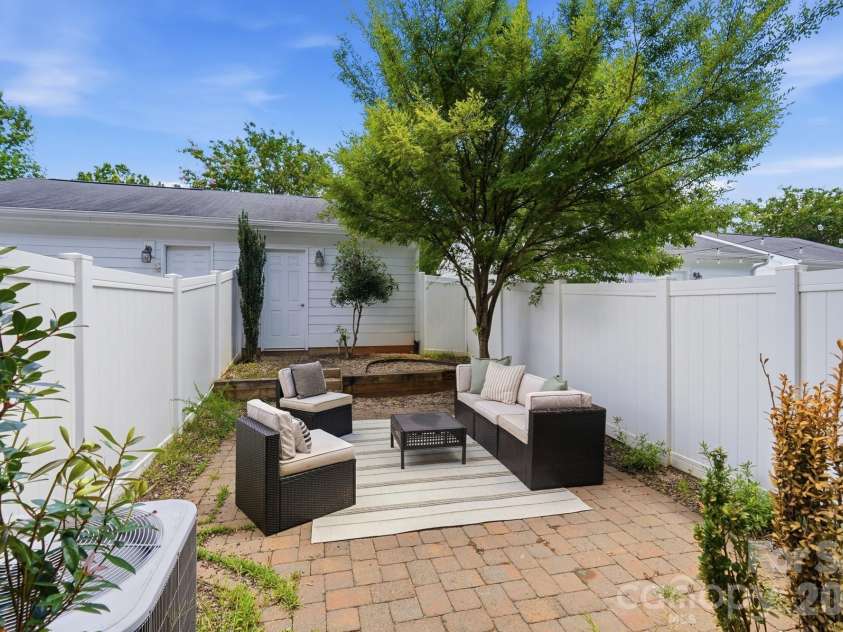 11209 Cedar Walk Lane, Charlotte, NC 28277.  MLS# CAR4405079, YatesRealty ID 37894. 