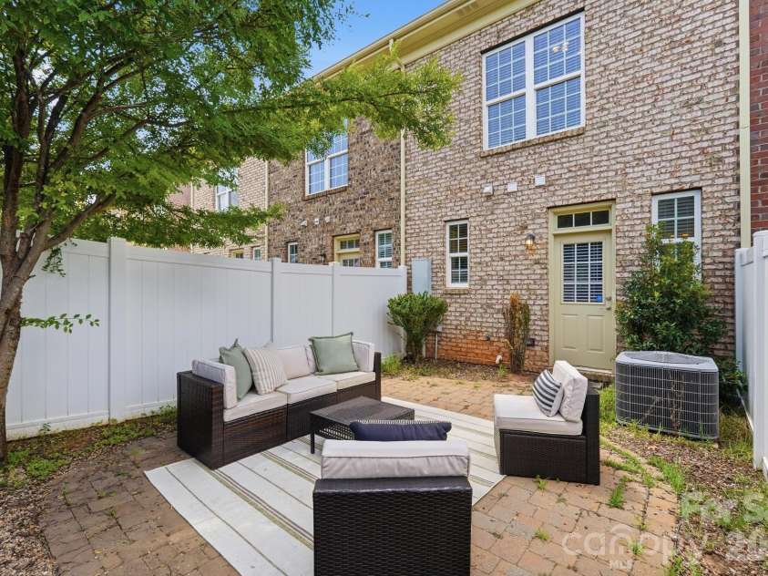 11209 Cedar Walk Lane, Charlotte, NC 28277.  MLS# CAR4405079, YatesRealty ID 37894. 