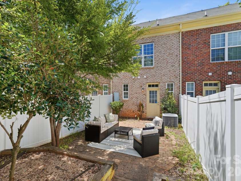 11209 Cedar Walk Lane, Charlotte, NC 28277.  MLS# CAR4405079, YatesRealty ID 37894. 