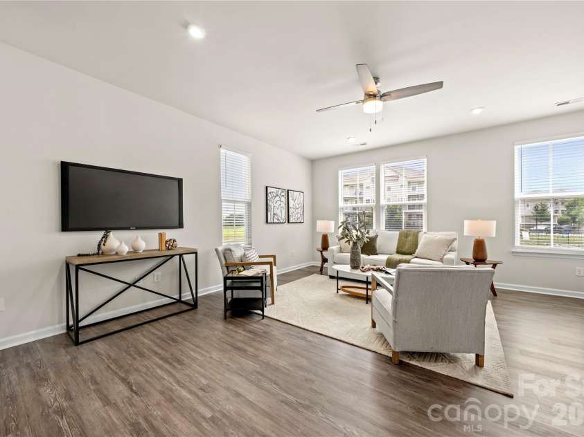 10620 Overlook Mountain Drive, Charlotte, NC 28216.  MLS# CAR4403101, YatesRealty ID 37895. 