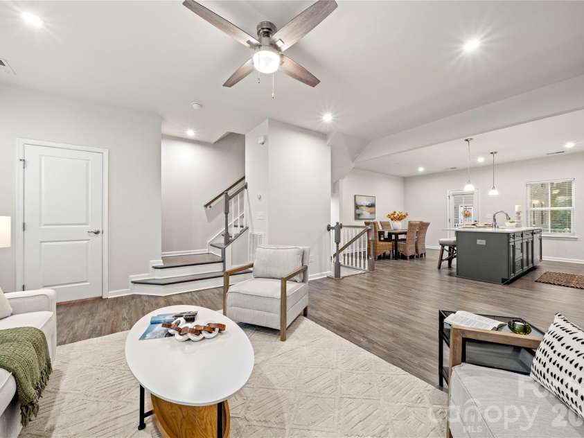 10620 Overlook Mountain Drive, Charlotte, NC 28216.  MLS# CAR4403101, YatesRealty ID 37895. 