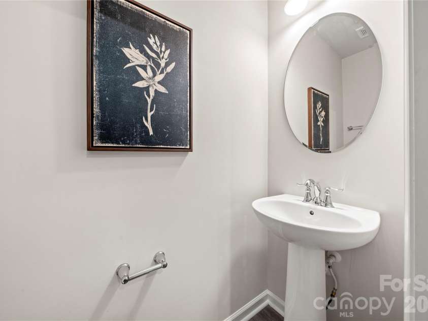 10620 Overlook Mountain Drive, Charlotte, NC 28216.  MLS# CAR4403101, YatesRealty ID 37895. 
