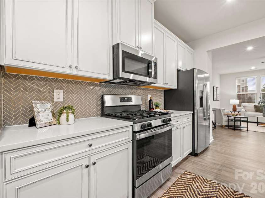 10620 Overlook Mountain Drive, Charlotte, NC 28216.  MLS# CAR4403101, YatesRealty ID 37895. 