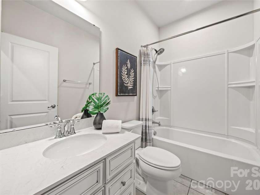 10620 Overlook Mountain Drive, Charlotte, NC 28216.  MLS# CAR4403101, YatesRealty ID 37895. 