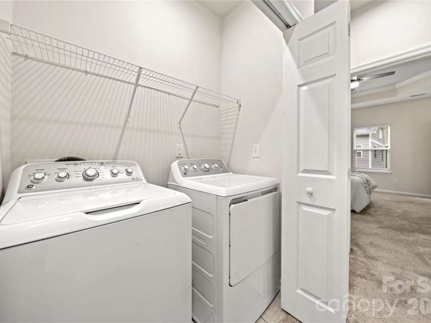 10620 Overlook Mountain Drive, Charlotte, NC 28216.  MLS# CAR4403101, YatesRealty ID 37895. 