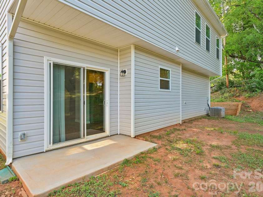 231 Grover Street, Shelby, NC 28150.  MLS# CAR4404688, YatesRealty ID 37897. 