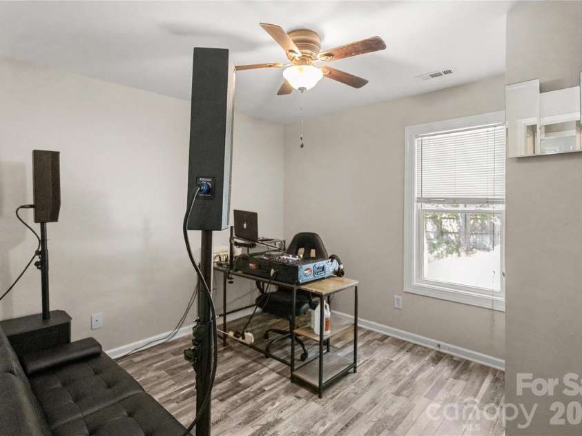 8003 Hope Lane, Waxhaw, NC 28173.  MLS# CAR4402955, YatesRealty ID 37898. 
