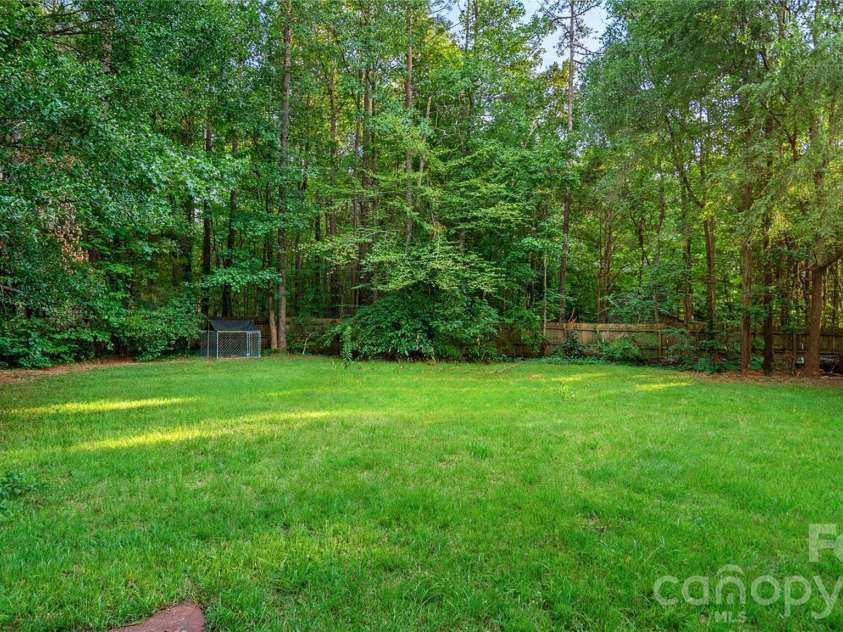 8003 Hope Lane, Waxhaw, NC 28173.  MLS# CAR4402955, YatesRealty ID 37898. 