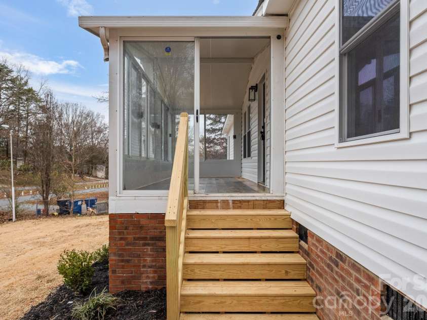 12332 Buxton Drive, Pineville, NC 28134.  MLS# CAR4335366, YatesRealty ID 3790. 