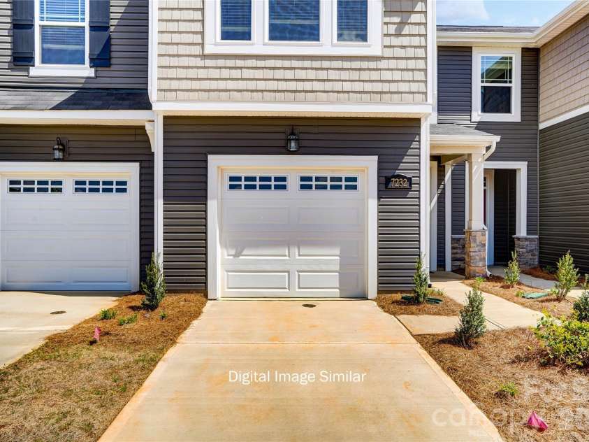 6041 Mallow Crossing Lane, Charlotte, NC 28213.  MLS# CAR4352572, YatesRealty ID 3790. 