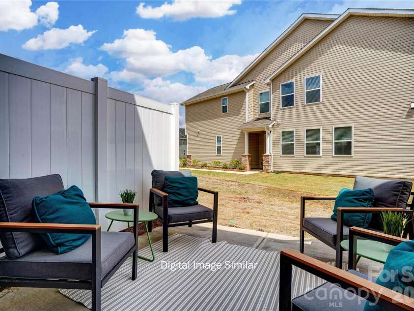 6041 Mallow Crossing Lane, Charlotte, NC 28213.  MLS# CAR4352572, YatesRealty ID 3790. 