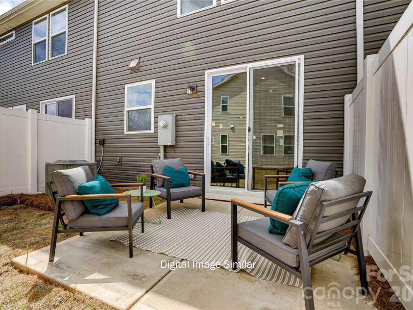 6041 Mallow Crossing Lane, Charlotte, NC 28213.  MLS# CAR4352572, YatesRealty ID 3790. 