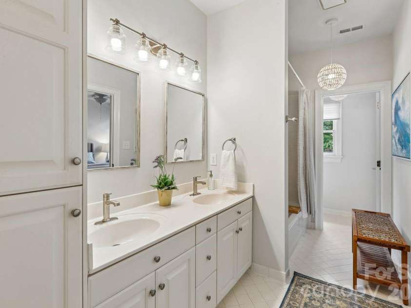 8507 Brownes Pond Lane, Charlotte, NC 28277.  MLS# CAR4400548, YatesRealty ID 37900. 
