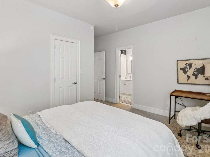 8507 Brownes Pond Lane, Charlotte, NC 28277.  MLS# CAR4400548, YatesRealty ID 37900. 