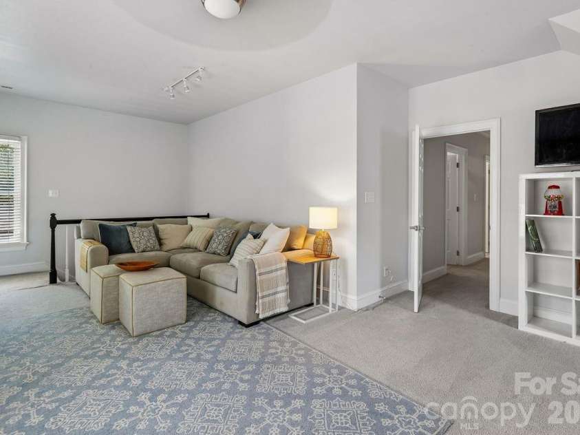 8507 Brownes Pond Lane, Charlotte, NC 28277.  MLS# CAR4400548, YatesRealty ID 37900. 