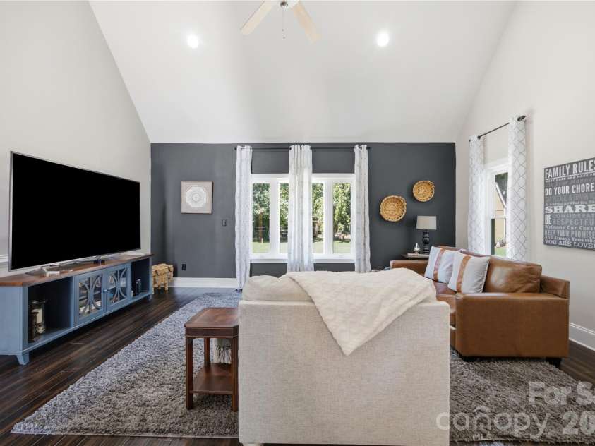 393 Ponderosa Circle, Mooresville, NC 28117.  MLS# CAR4403605, YatesRealty ID 37901. 