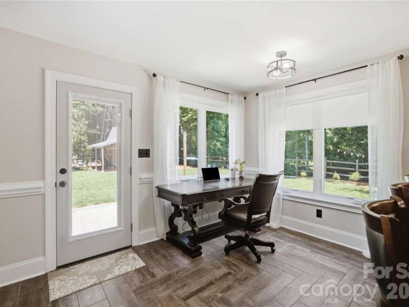 393 Ponderosa Circle, Mooresville, NC 28117.  MLS# CAR4403605, YatesRealty ID 37901. 