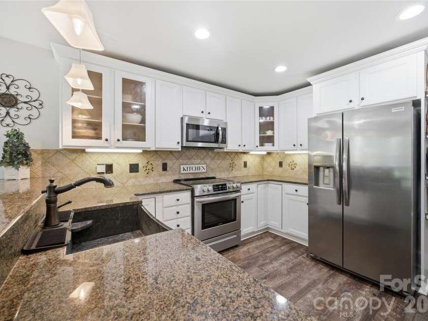 393 Ponderosa Circle, Mooresville, NC 28117.  MLS# CAR4403605, YatesRealty ID 37901. 