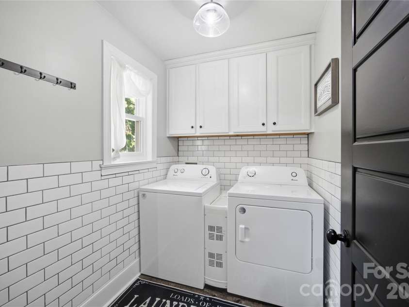 393 Ponderosa Circle, Mooresville, NC 28117.  MLS# CAR4403605, YatesRealty ID 37901. 