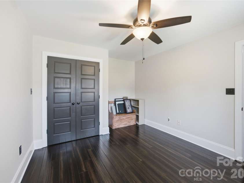 393 Ponderosa Circle, Mooresville, NC 28117.  MLS# CAR4403605, YatesRealty ID 37901. 