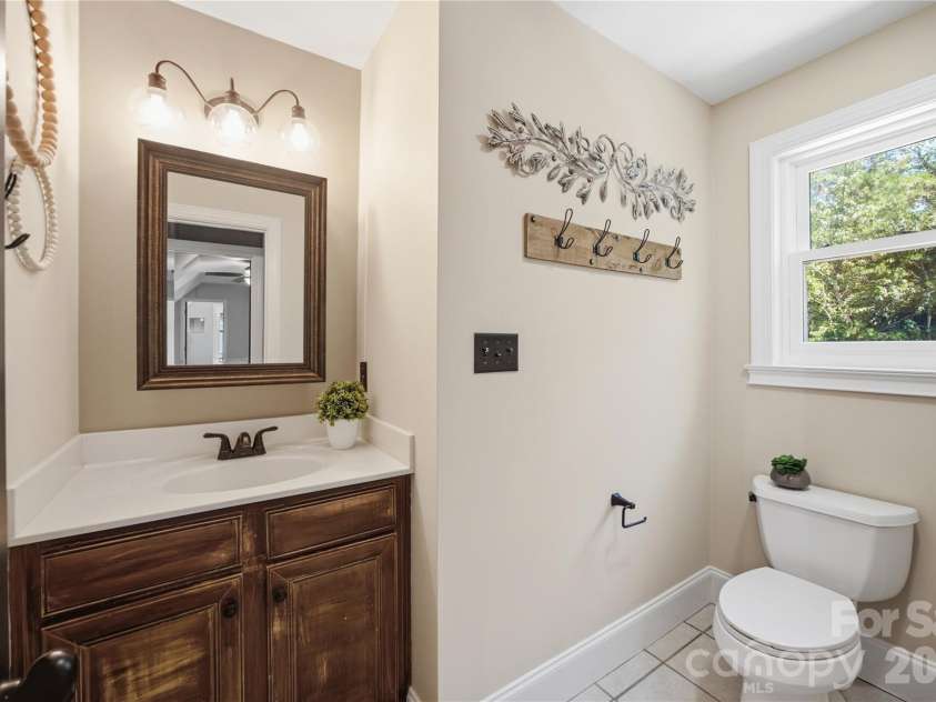 393 Ponderosa Circle, Mooresville, NC 28117.  MLS# CAR4403605, YatesRealty ID 37901. 