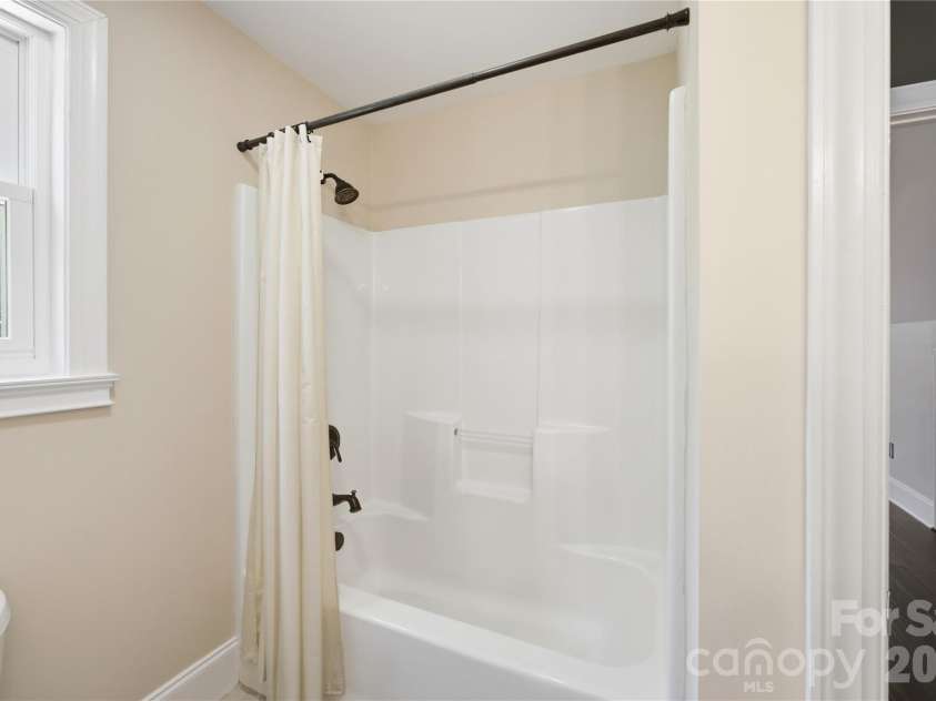 393 Ponderosa Circle, Mooresville, NC 28117.  MLS# CAR4403605, YatesRealty ID 37901. 
