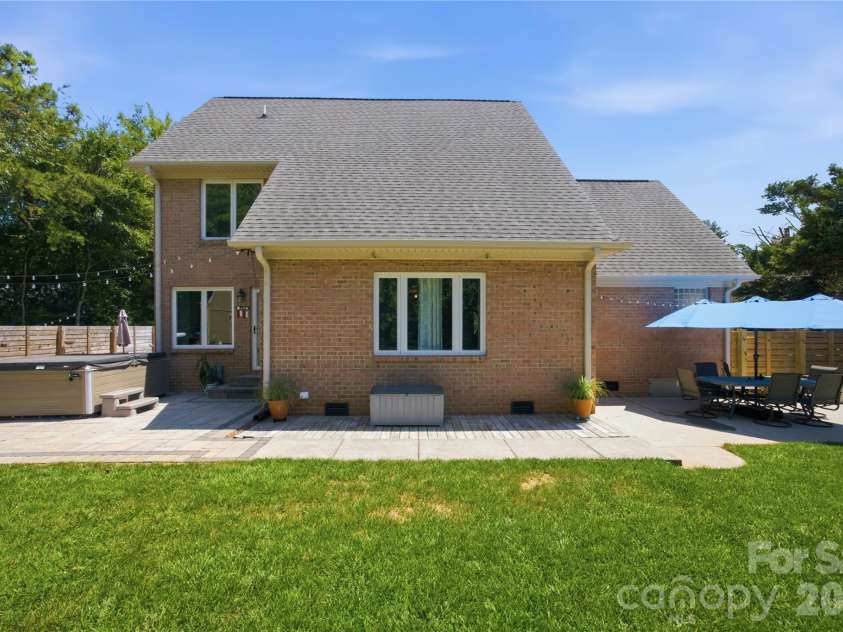 393 Ponderosa Circle, Mooresville, NC 28117.  MLS# CAR4403605, YatesRealty ID 37901. 