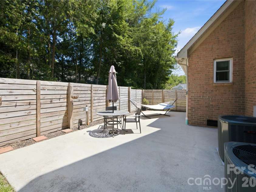 393 Ponderosa Circle, Mooresville, NC 28117.  MLS# CAR4403605, YatesRealty ID 37901. 