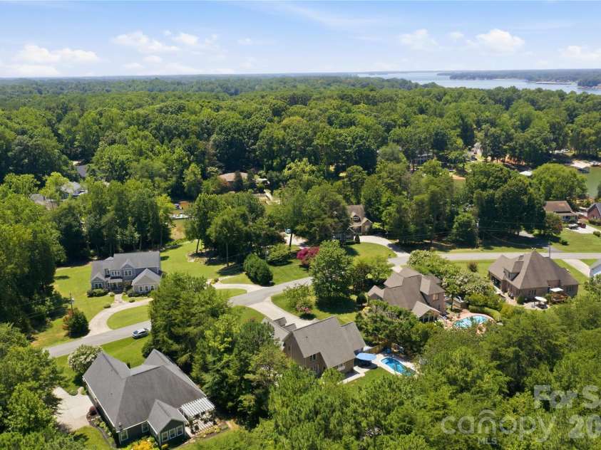 393 Ponderosa Circle, Mooresville, NC 28117.  MLS# CAR4403605, YatesRealty ID 37901. 