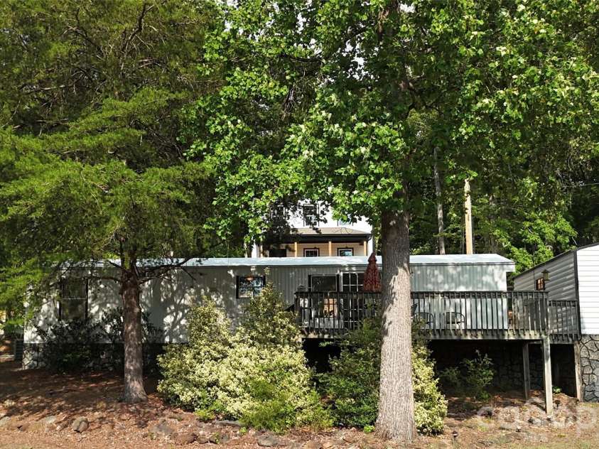 535 Lake Shore Drive, New London, NC 28127.  MLS# CAR4403928, YatesRealty ID 37902. 