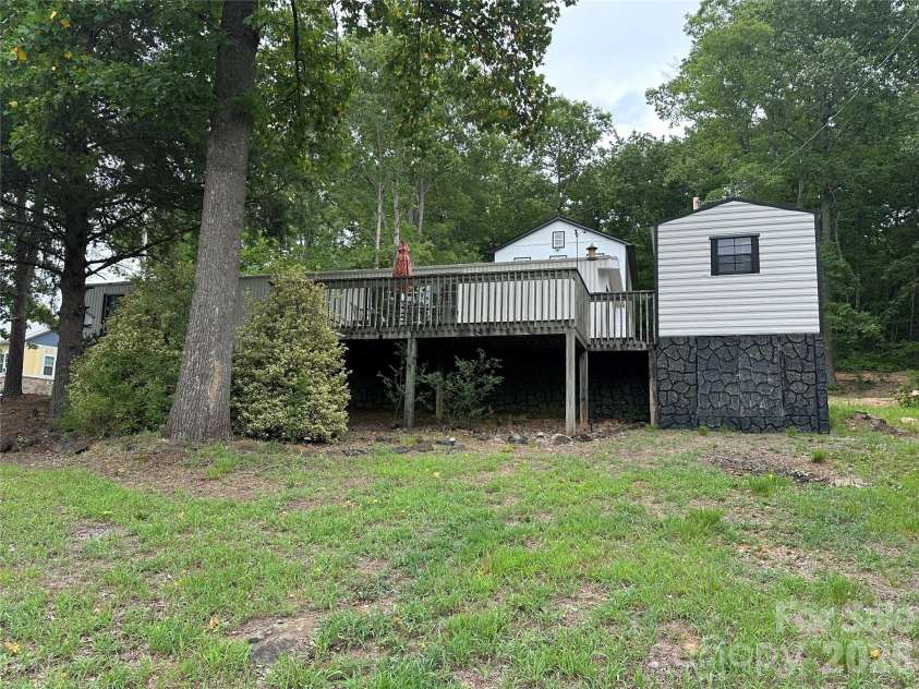 535 Lake Shore Drive, New London, NC 28127.  MLS# CAR4403928, YatesRealty ID 37902. 
