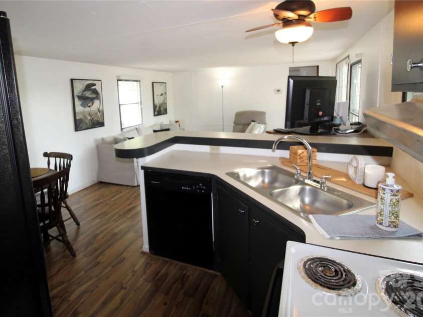 535 Lake Shore Drive, New London, NC 28127.  MLS# CAR4403928, YatesRealty ID 37902. 