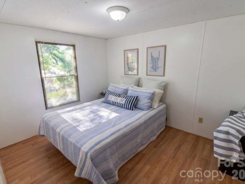 535 Lake Shore Drive, New London, NC 28127.  MLS# CAR4403928, YatesRealty ID 37902. 