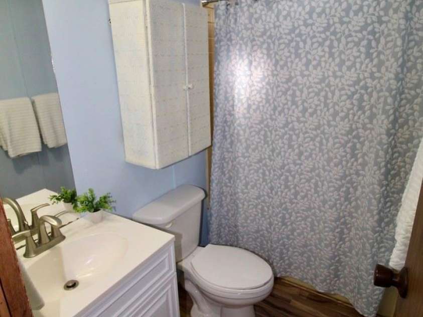 535 Lake Shore Drive, New London, NC 28127.  MLS# CAR4403928, YatesRealty ID 37902. 