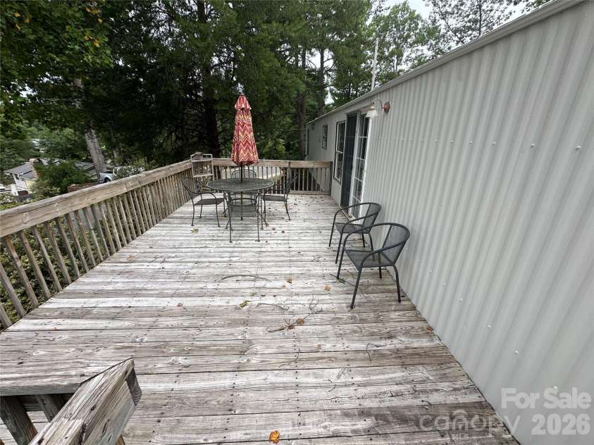 535 Lake Shore Drive, New London, NC 28127.  MLS# CAR4403928, YatesRealty ID 37902. 