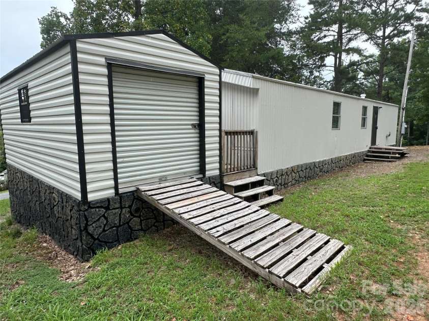 535 Lake Shore Drive, New London, NC 28127.  MLS# CAR4403928, YatesRealty ID 37902. 