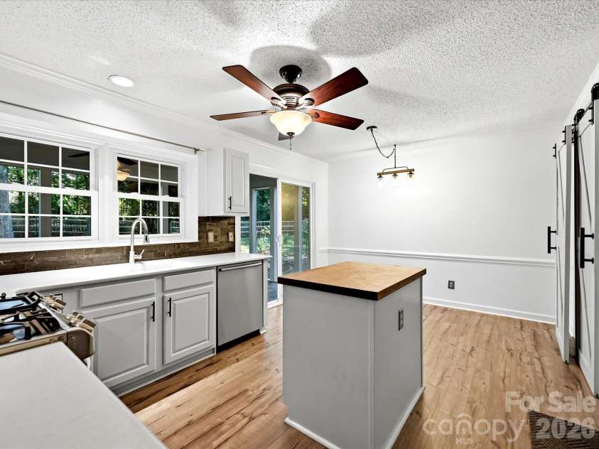 12903 Fallcross Court, Huntersville, NC 28078.  MLS# CAR4396287, YatesRealty ID 37903. 