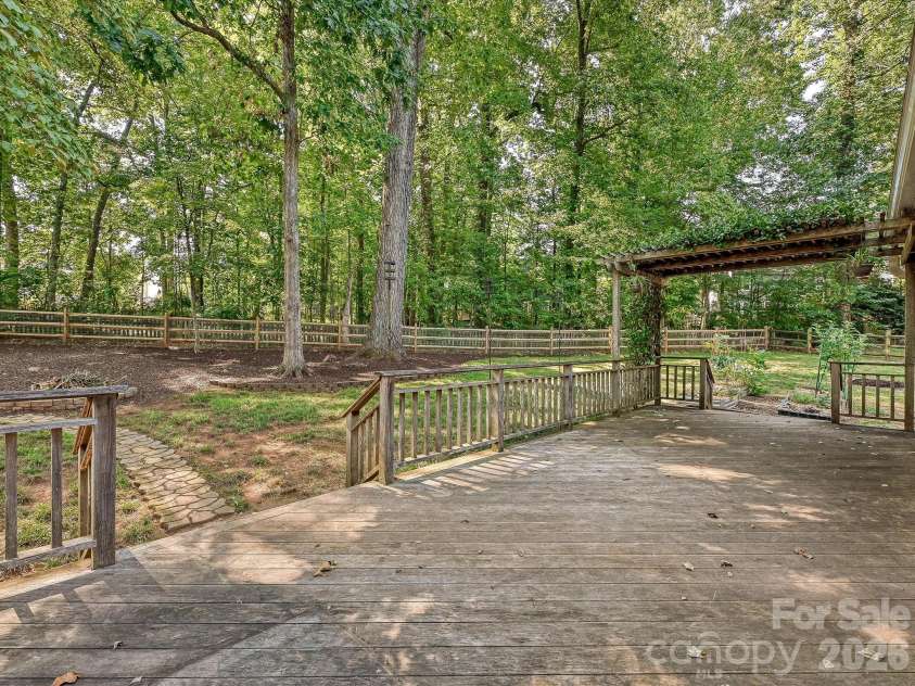12903 Fallcross Court, Huntersville, NC 28078.  MLS# CAR4396287, YatesRealty ID 37903. 