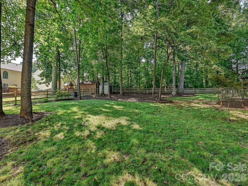 12903 Fallcross Court, Huntersville, NC 28078.  MLS# CAR4396287, YatesRealty ID 37903. 