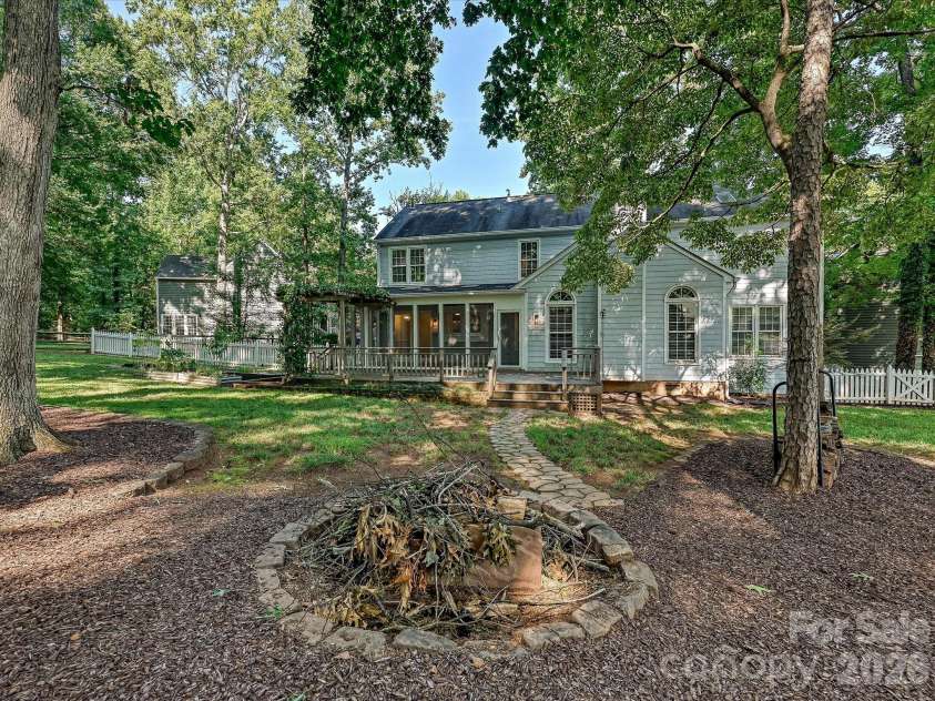12903 Fallcross Court, Huntersville, NC 28078.  MLS# CAR4396287, YatesRealty ID 37903. 