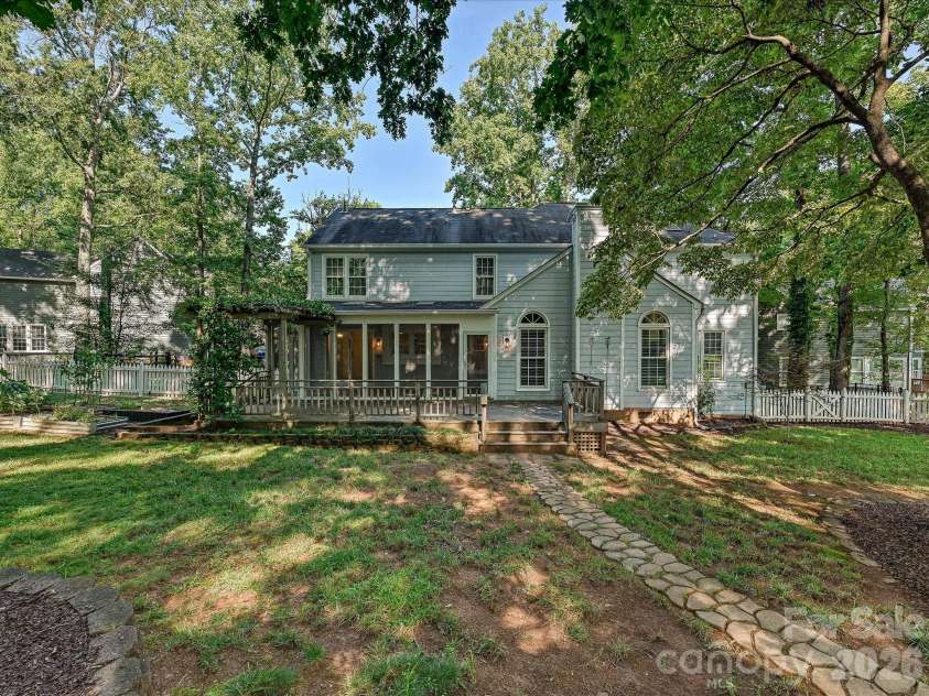 12903 Fallcross Court, Huntersville, NC 28078.  MLS# CAR4396287, YatesRealty ID 37903. 