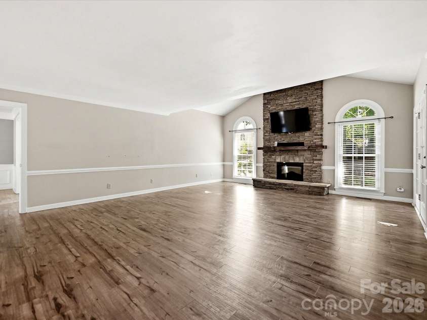 12903 Fallcross Court, Huntersville, NC 28078.  MLS# CAR4396287, YatesRealty ID 37903. 