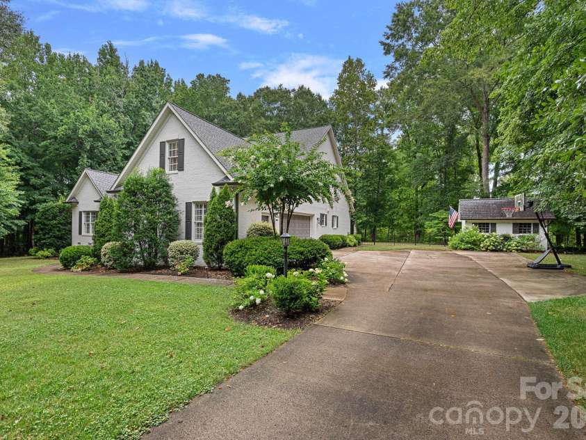 611 Pacer Lane, Marvin, NC 28173.  MLS# CAR4401929, YatesRealty ID 37904. 
