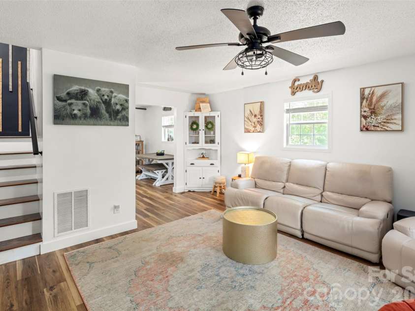 354 Boulder View Drive, Flat Rock, NC 28731.  MLS# CAR4403258, YatesRealty ID 37905. 