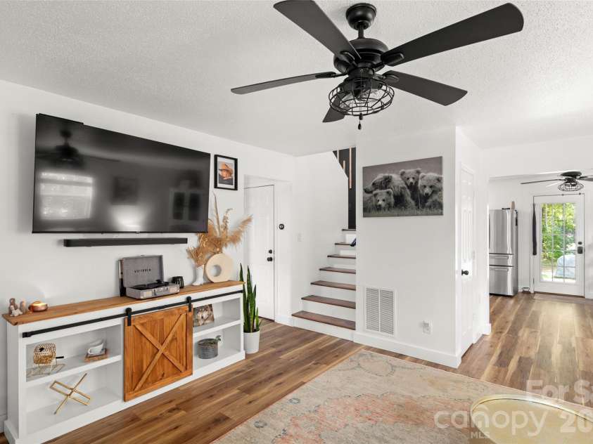 354 Boulder View Drive, Flat Rock, NC 28731.  MLS# CAR4403258, YatesRealty ID 37905. 