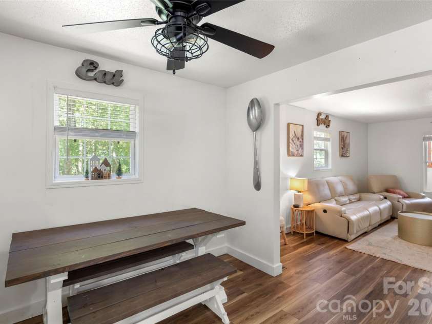354 Boulder View Drive, Flat Rock, NC 28731.  MLS# CAR4403258, YatesRealty ID 37905. 