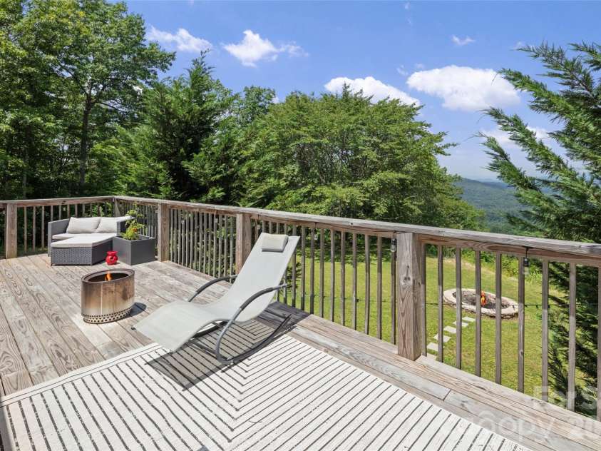 354 Boulder View Drive, Flat Rock, NC 28731.  MLS# CAR4403258, YatesRealty ID 37905. 