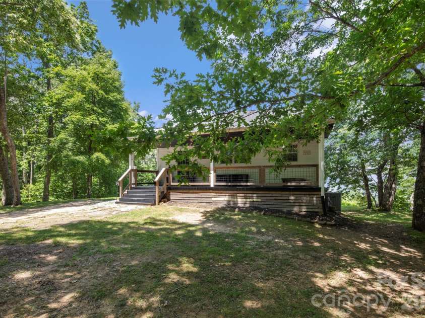 354 Boulder View Drive, Flat Rock, NC 28731.  MLS# CAR4403258, YatesRealty ID 37905. 