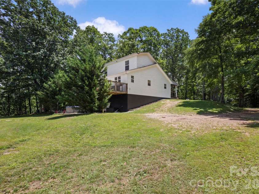 354 Boulder View Drive, Flat Rock, NC 28731.  MLS# CAR4403258, YatesRealty ID 37905. 